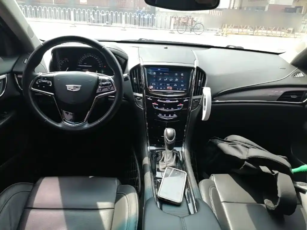 Cadillac ATS-L 2018 — фото 10
