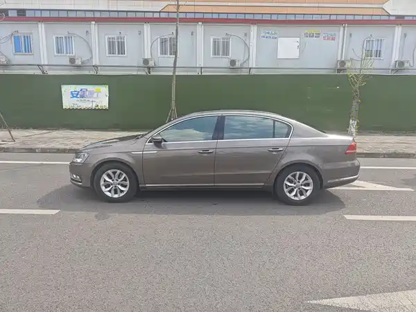 Volkswagen Magotan 2013