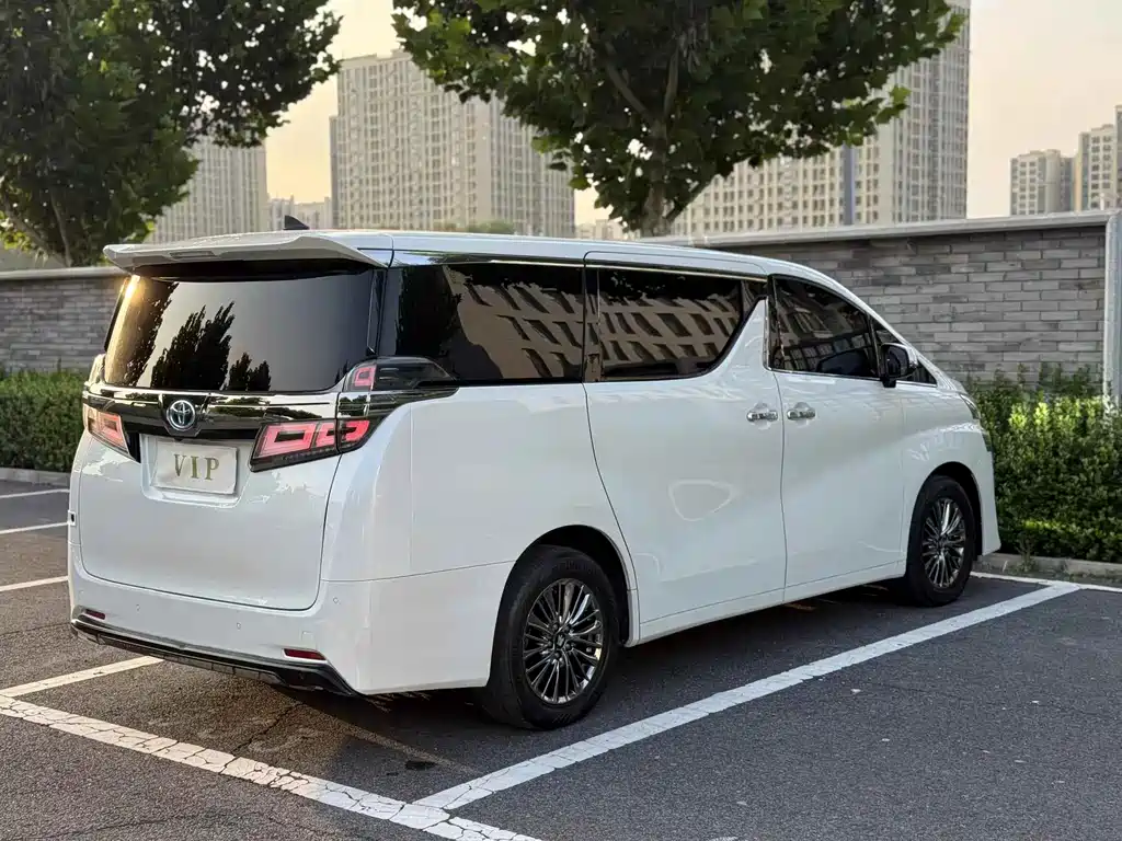 Toyota Vellfire 2021 — фото 6