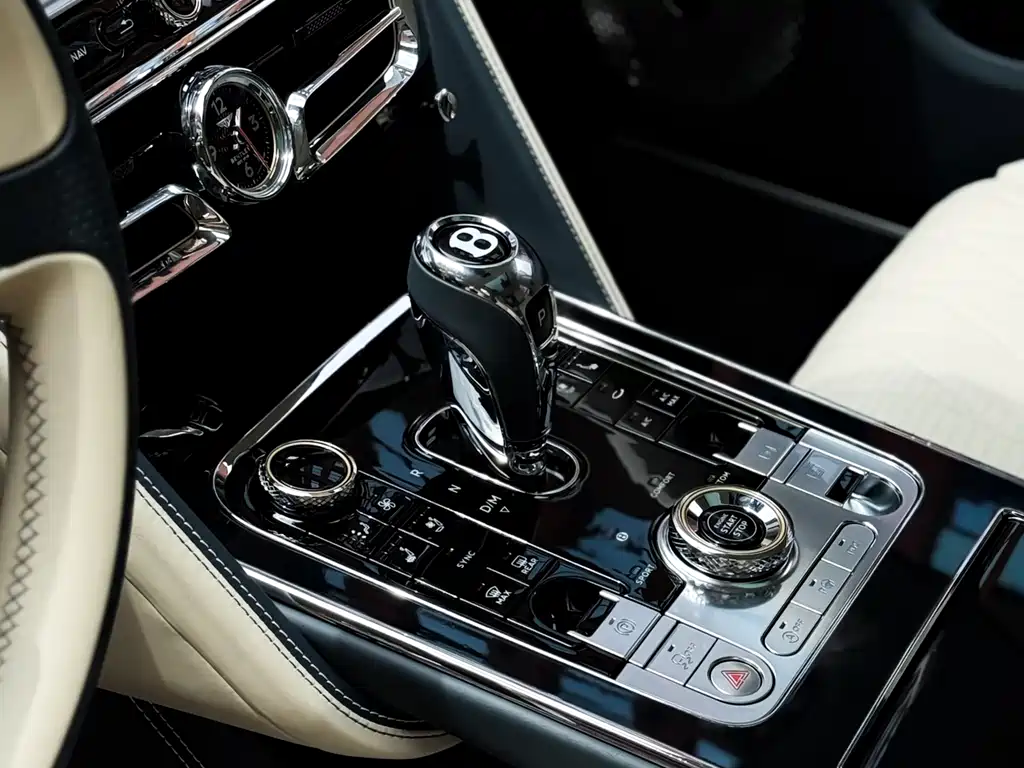 Bentley Flying Spur 2020 — фото 11