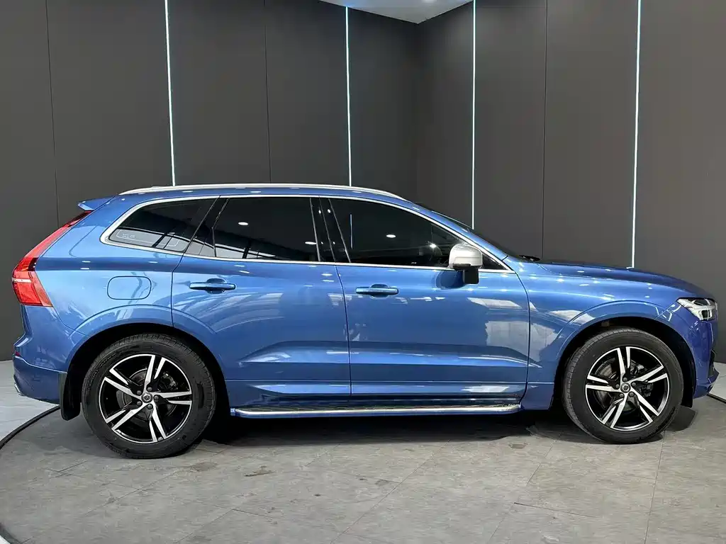 Volvo XC60 2019 — фото 5