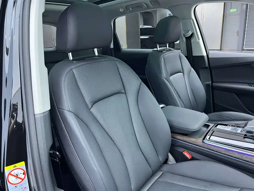 Audi Q7 2023 — фото 24