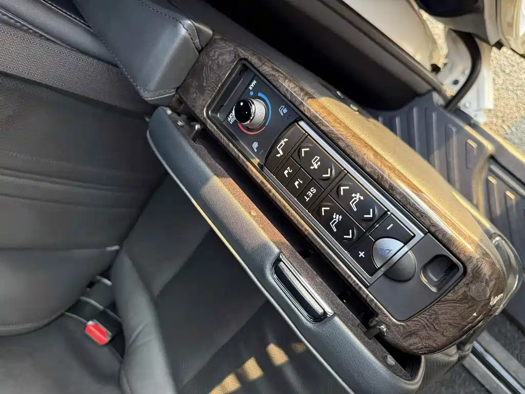 Toyota Vellfire 2021 — фото 11
