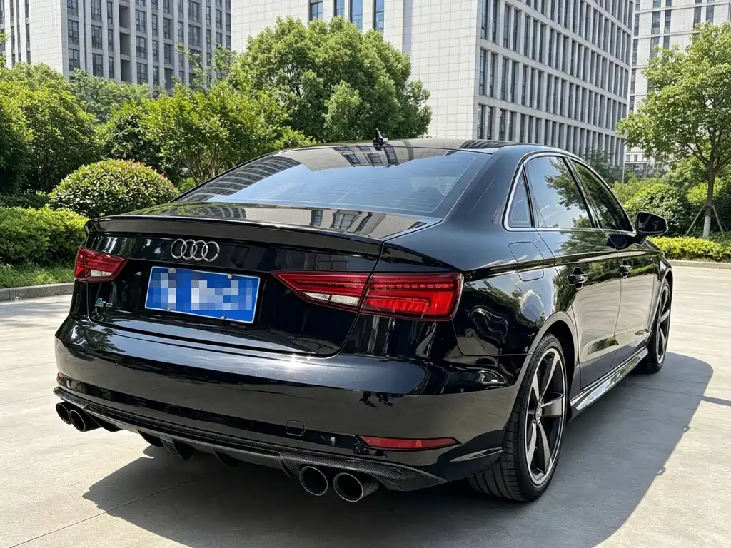 Audi A3 2018 — фото 16