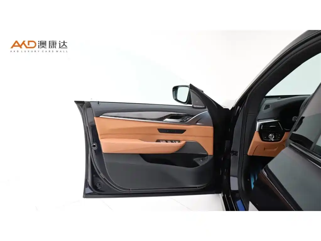 BMW 6 Series GT 2024 — фото 10