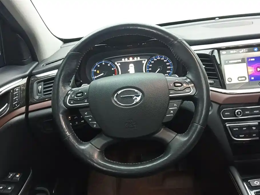 GAC Motor Trumpchi GS8 2018 — фото 15