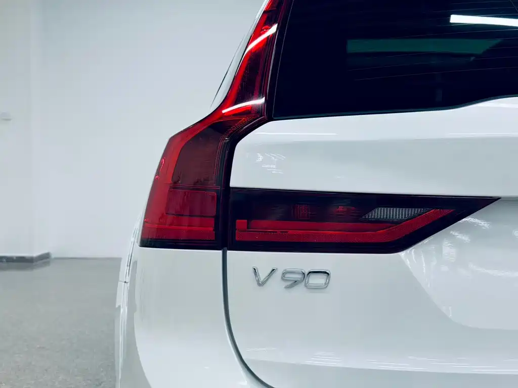 Volvo V90 2018 — фото 17