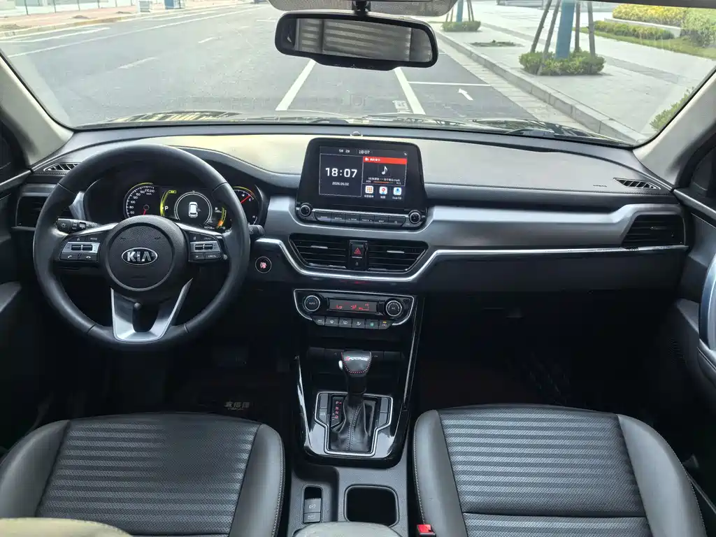 Kia Sportage 2018 — фото 10