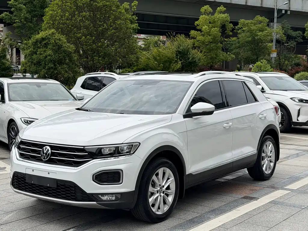 Volkswagen T-Roc 2021 — фото 1