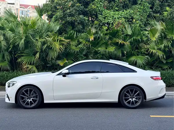 Mercedes-Benz E-Class 2024