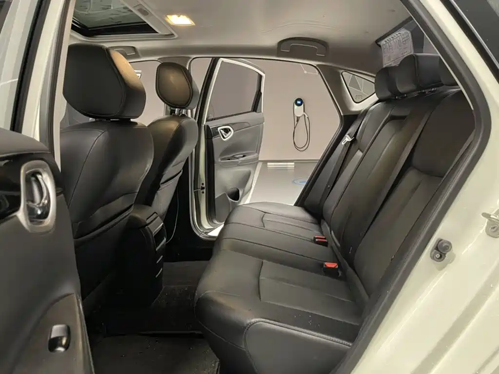 Nissan Sylphy 2018 — фото 19