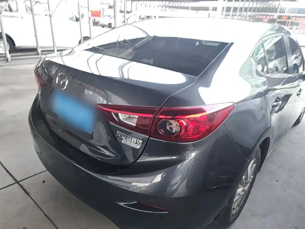 Mazda 3 Axela 2018 — фото 7