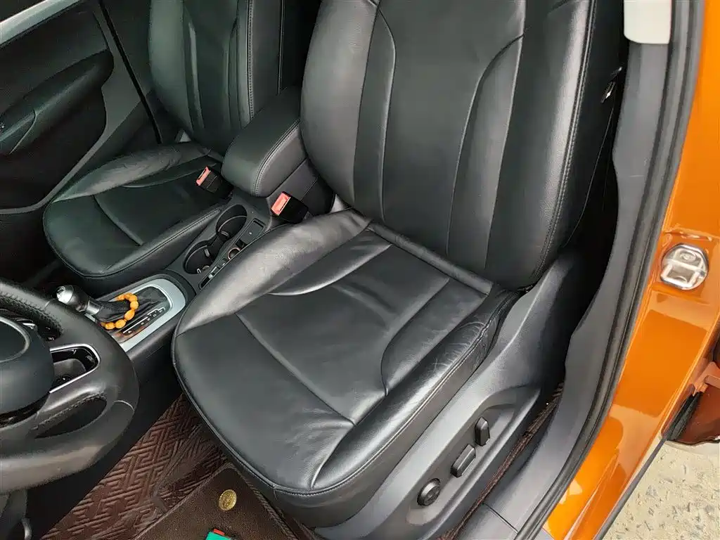 Audi Q3 2015 — фото 15