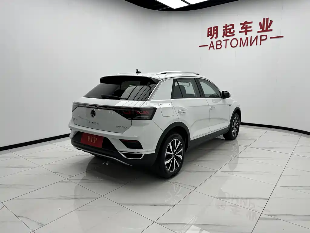 Volkswagen T-Roc 2023 — фото 9