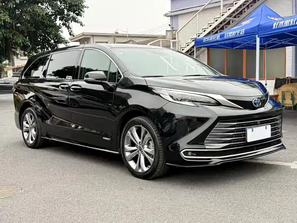 Toyota Sienna 2024