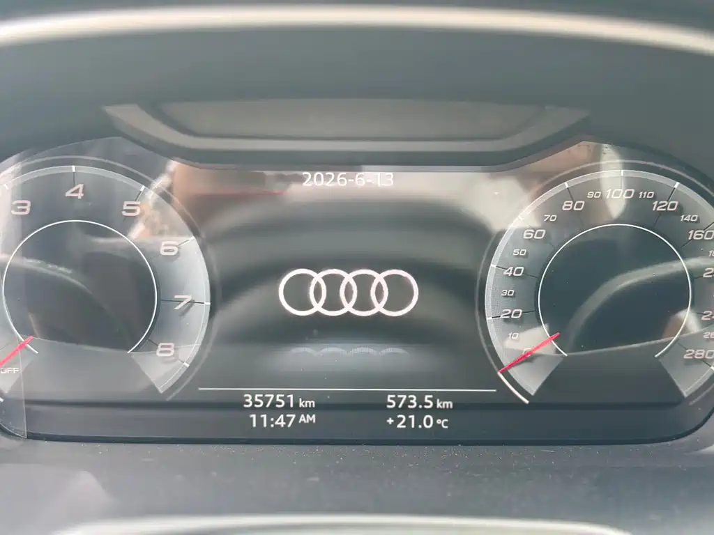 Audi Q3 2022 — фото 9