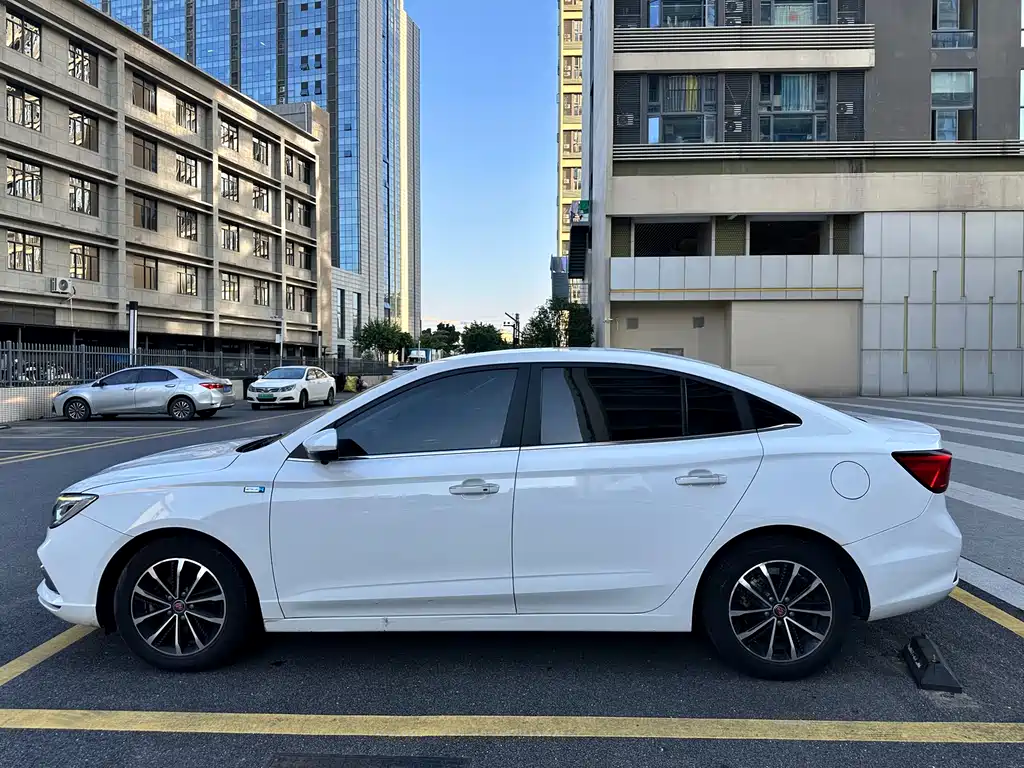 Roewe i5 2020 — фото 15