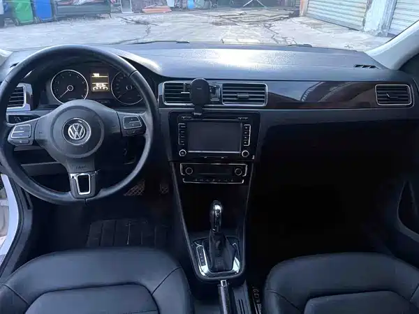 Volkswagen Santana 2014