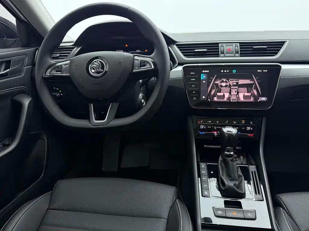 Skoda Superb 2023 — фото 11