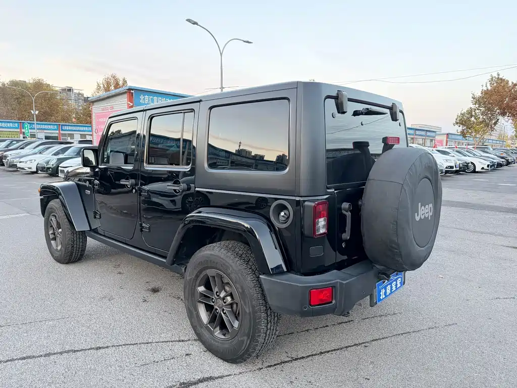 Jeep Wrangler 2016 — фото 15