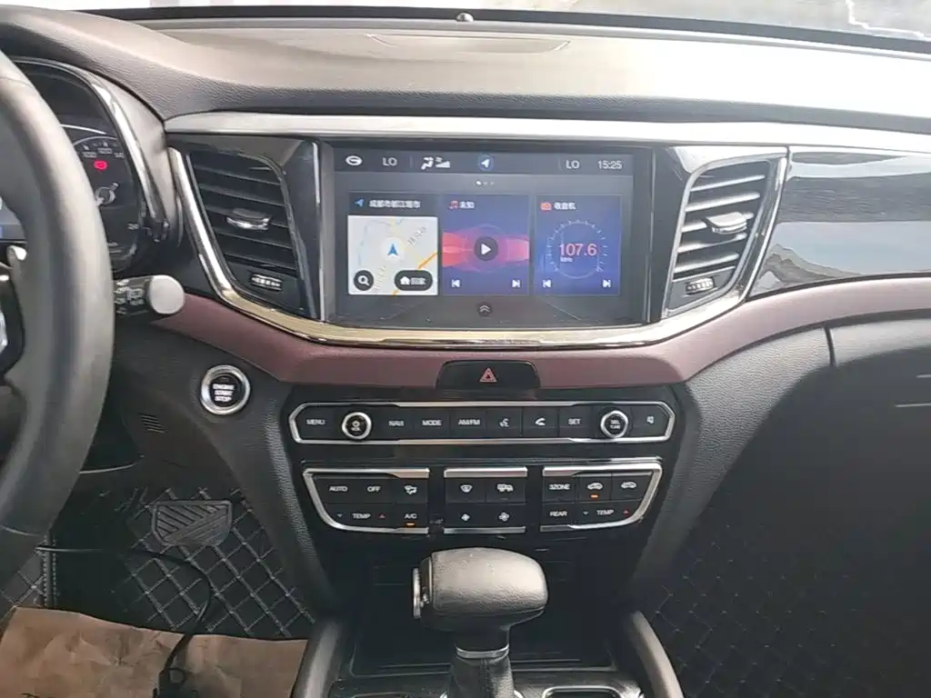 GAC Motor Trumpchi GS8 2018 — фото 13