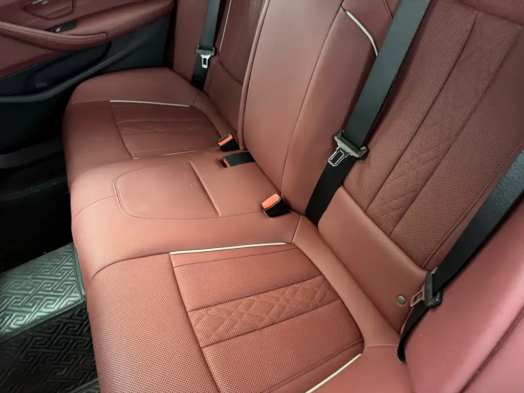 BMW 5 Series 2021 — фото 10