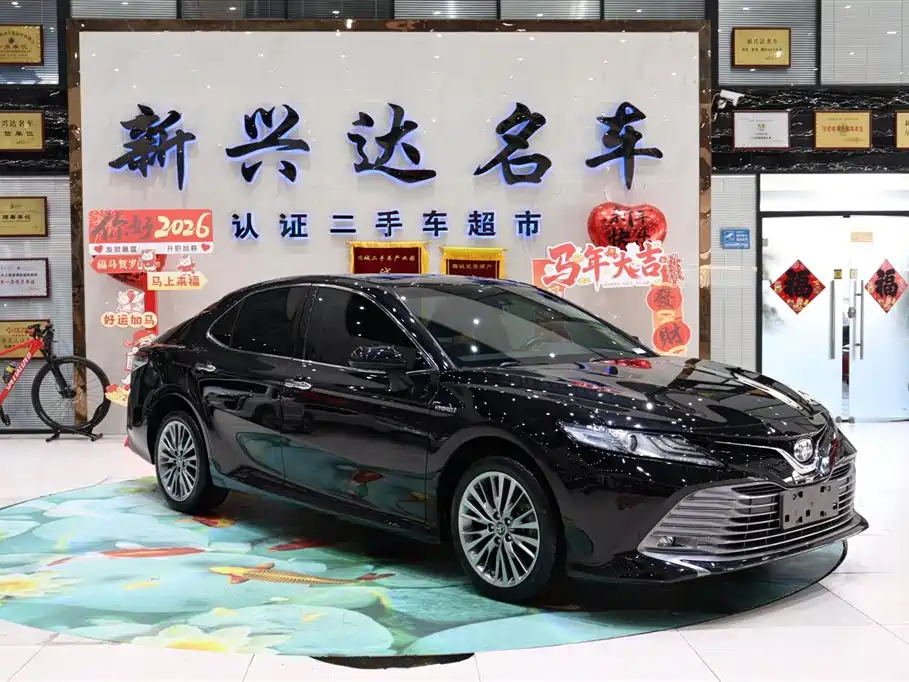 Toyota Camry 2019 — фото 3