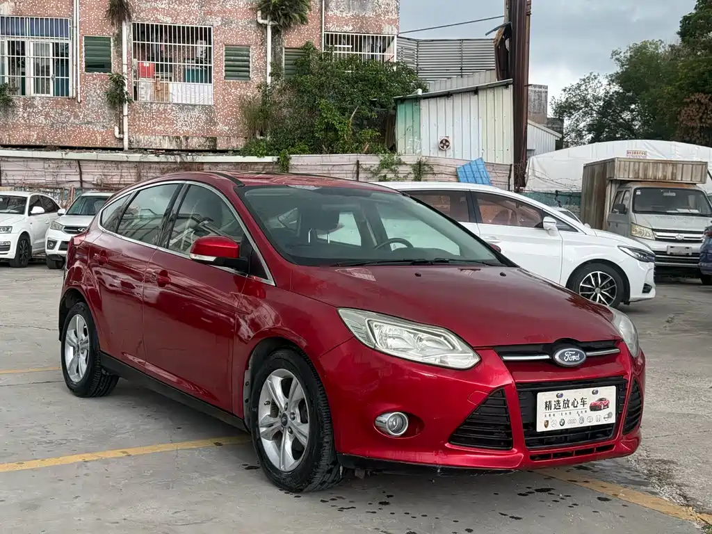 Ford Focus 2015 — фото 3