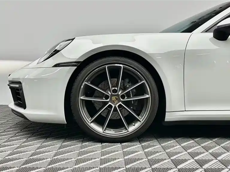 Porsche 911 2025 — фото 7