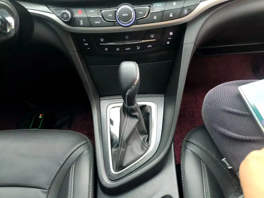 Buick Excelle 2020 — фото 14