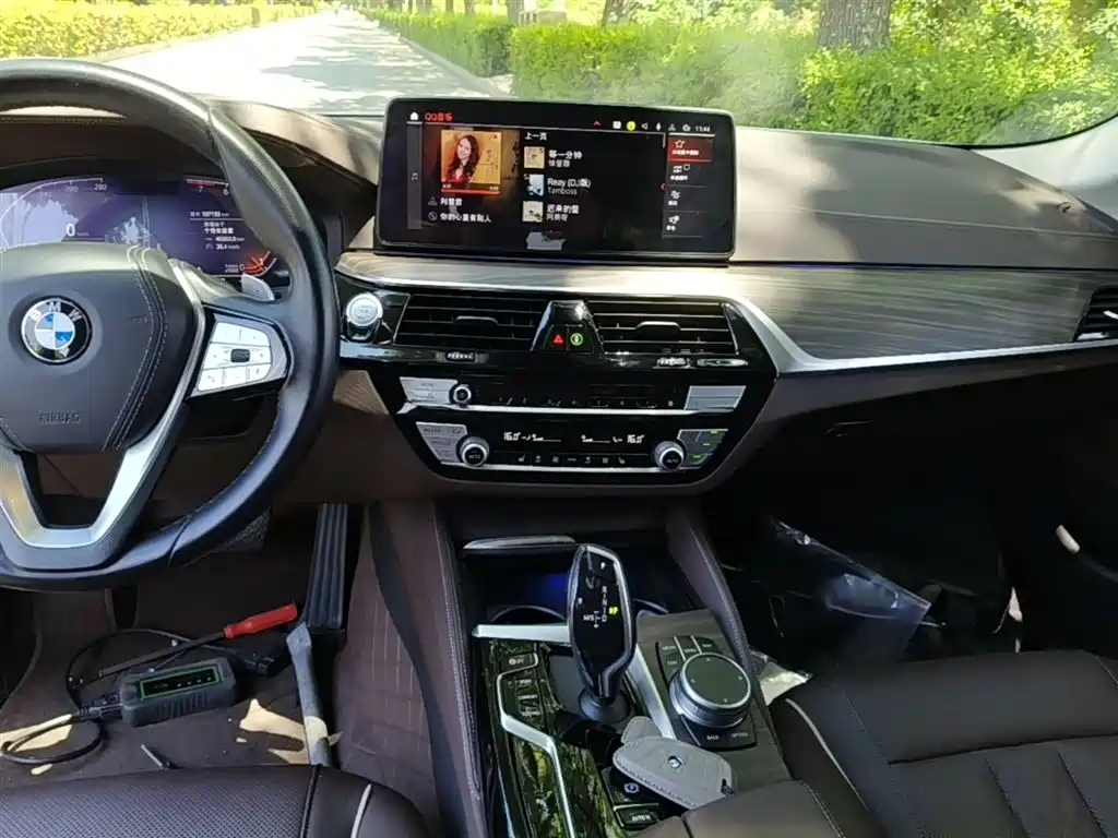 BMW 5 Series 2022 — фото 13