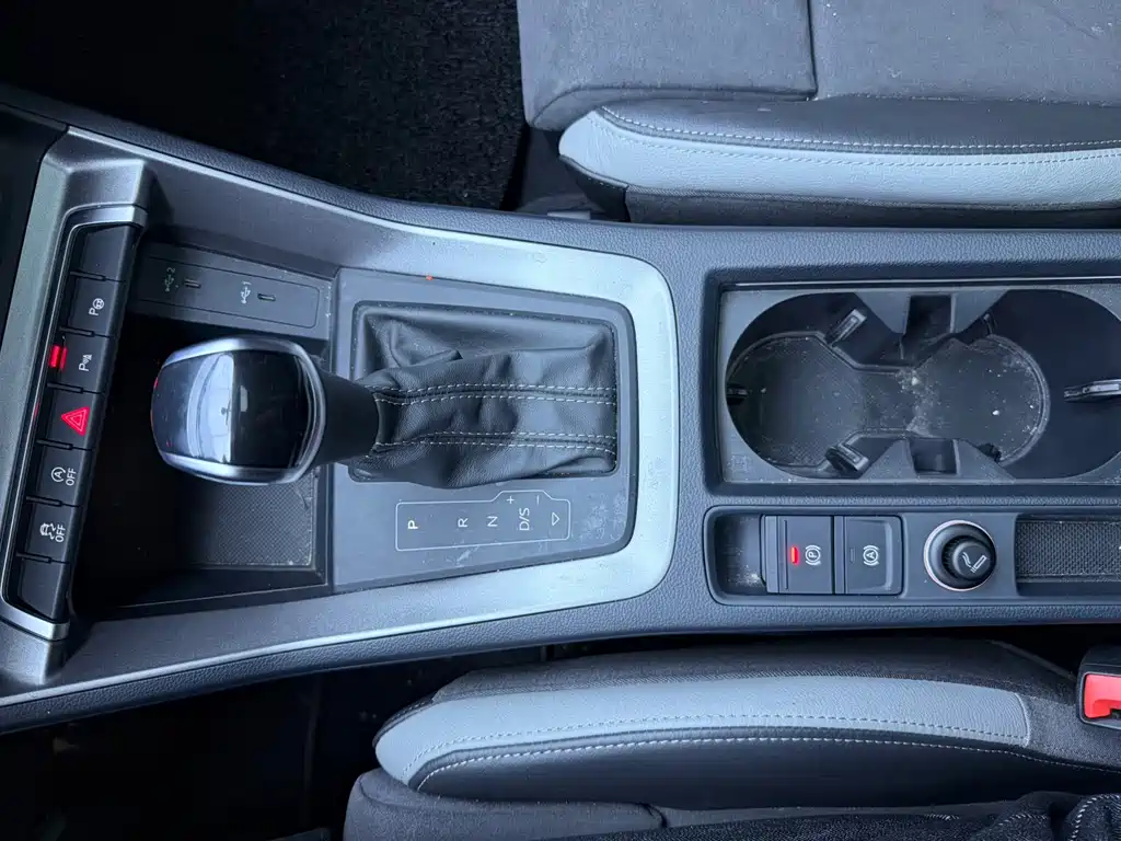Audi Q3 2023 — фото 16