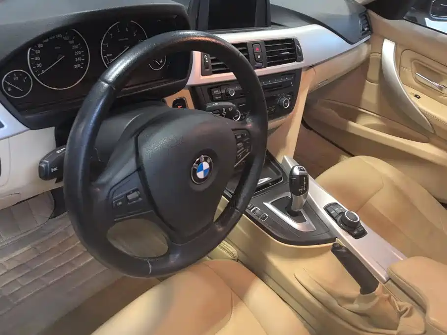 BMW 3 Series 2022 — фото 12