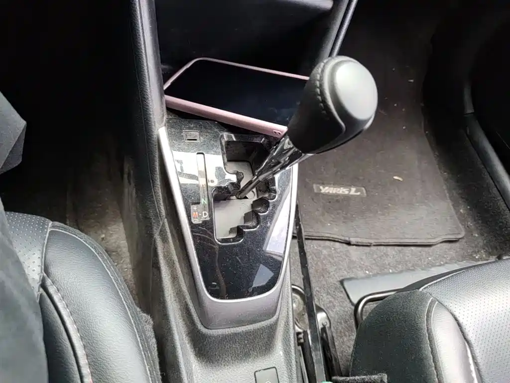 Toyota Yaris L 2022 — фото 14