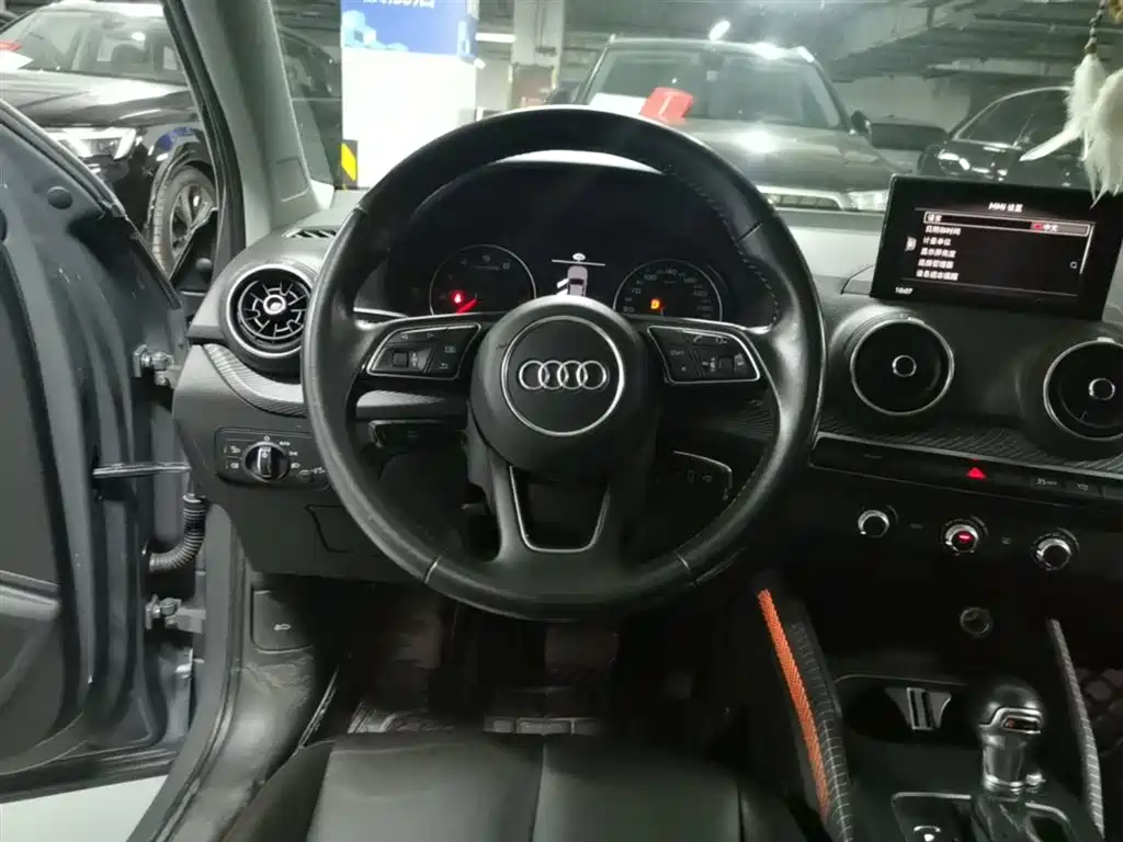 Audi Q2L 2019 — фото 17