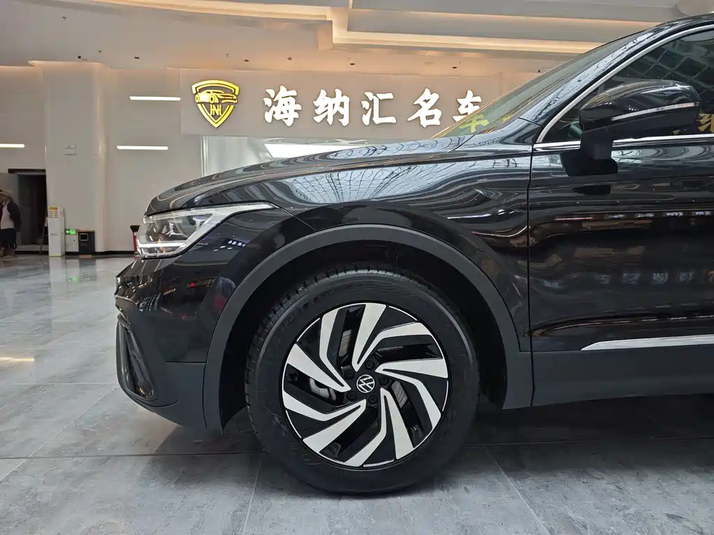 Volkswagen Tiguan L 2025 — фото 6