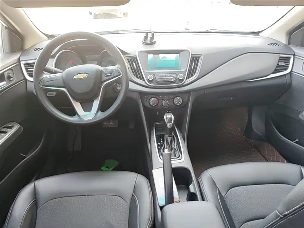 Chevrolet Cavalier 2017 — фото 10