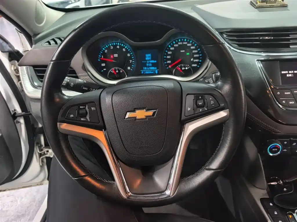 Chevrolet Malibu 2019 — фото 11