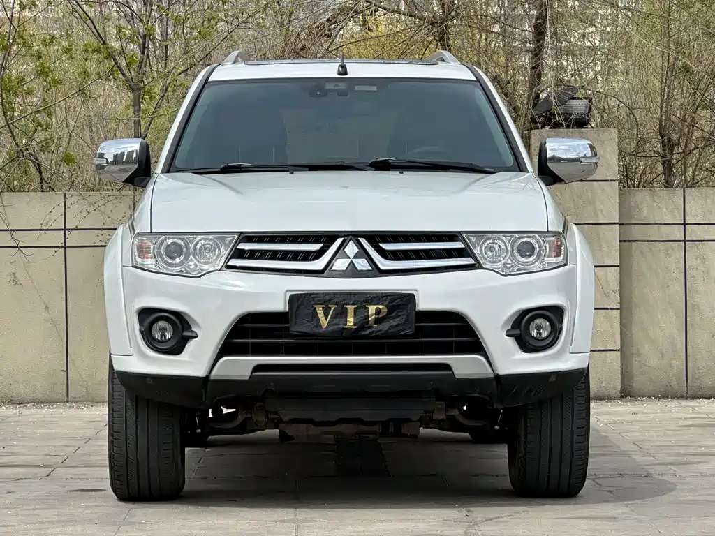 Mitsubishi Pajero Sport 2014 — фото 2
