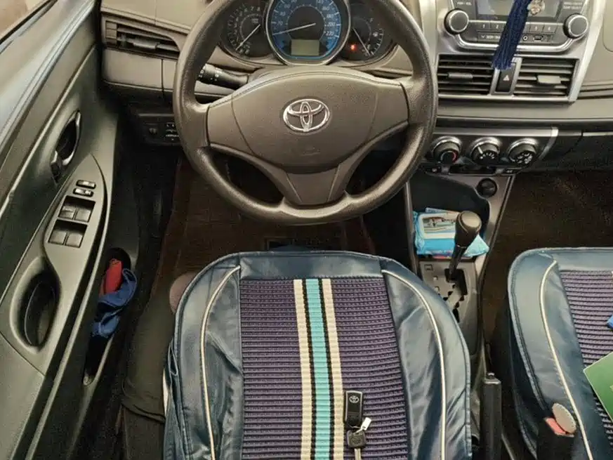 Toyota Yaris L 2014 — фото 12