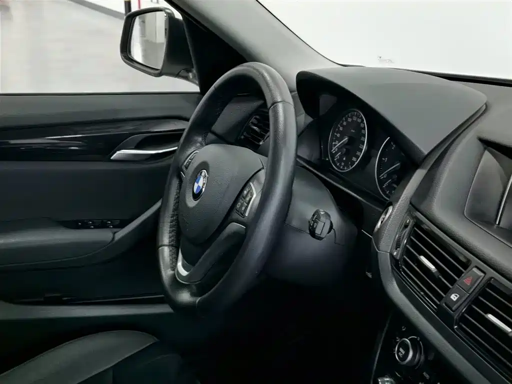 BMW X1 2015 — фото 22