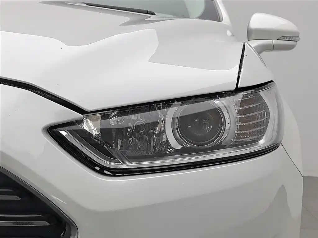 Ford Mondeo 2015 — фото 7