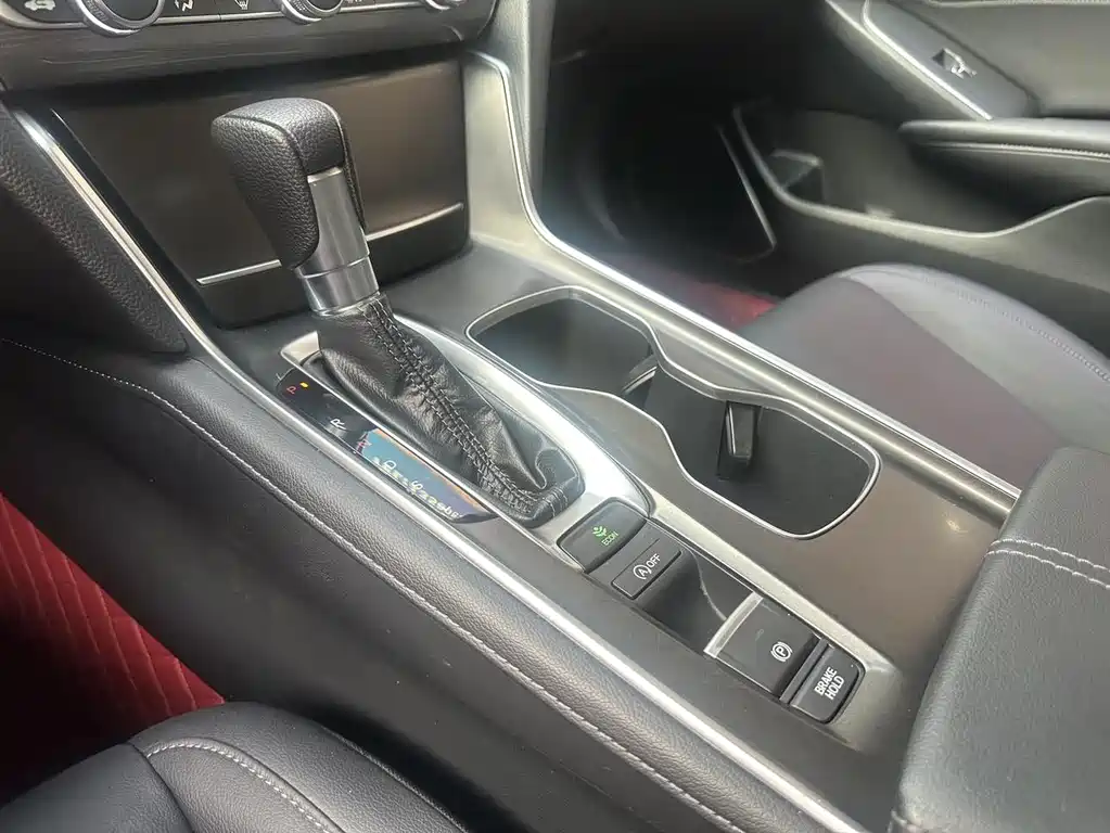 Honda Accord 2023 — фото 8