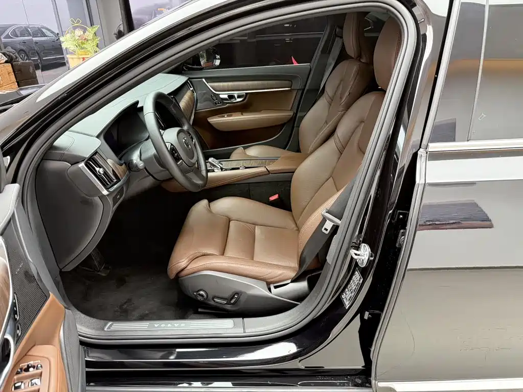 Volvo S90 2025 — фото 13