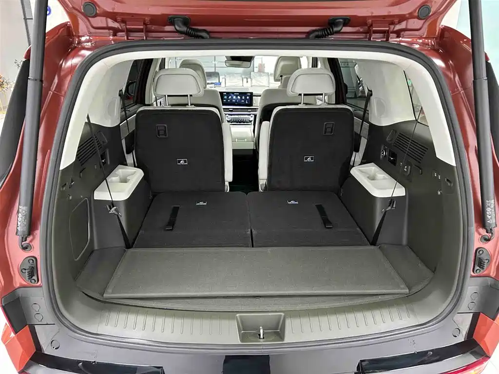 Hyundai Santa Fe 2024 — фото 18