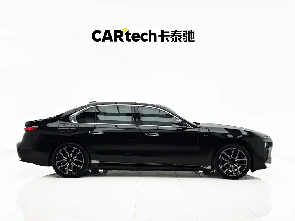 BMW i7 2025 — фото 4