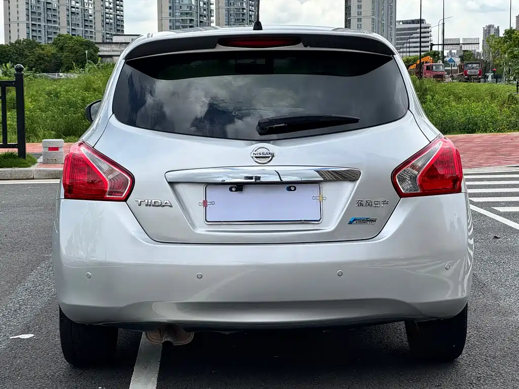 Nissan Tiida 2015 — фото 10
