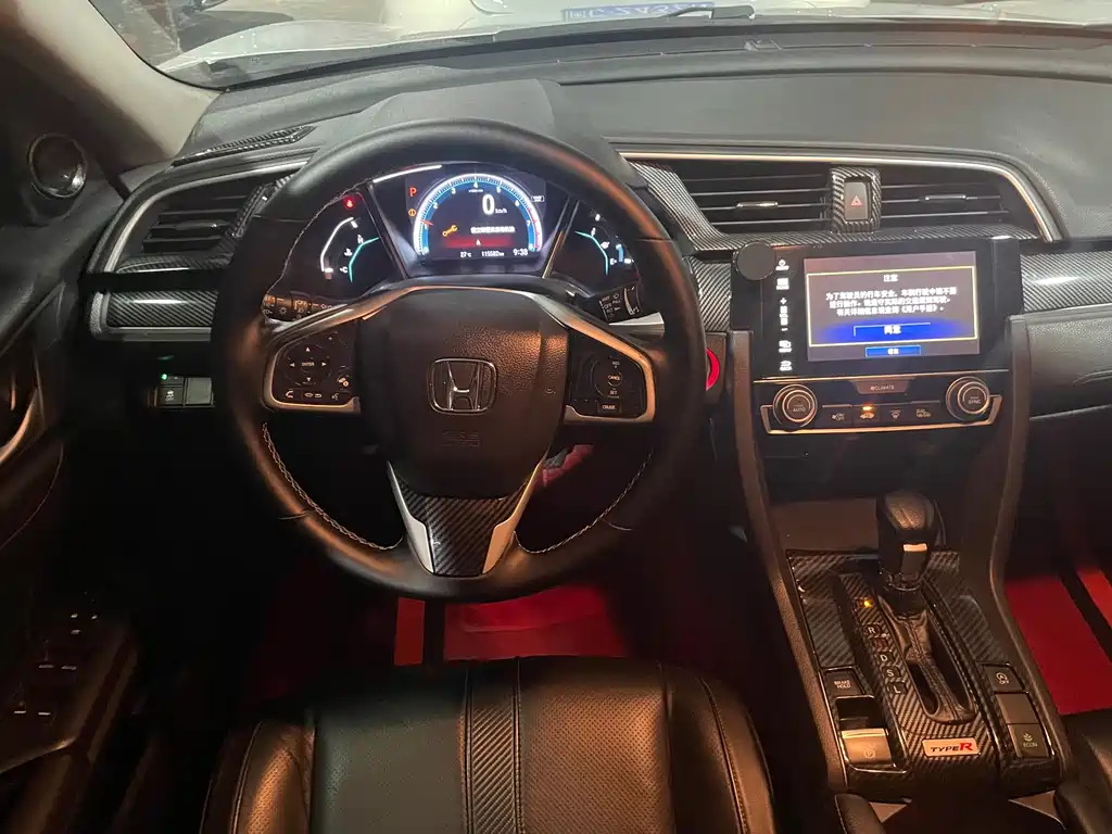 Honda Civic 2018 — фото 8
