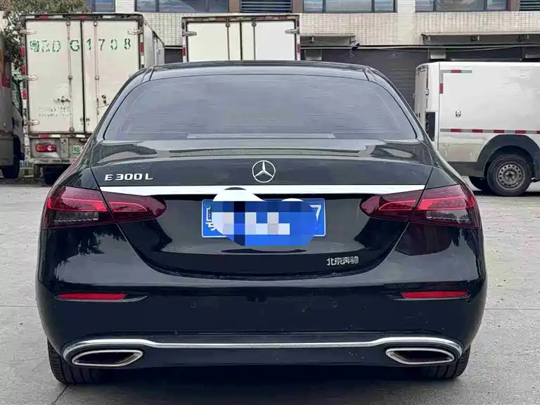 Mercedes-Benz E-Class 2023 — фото 3