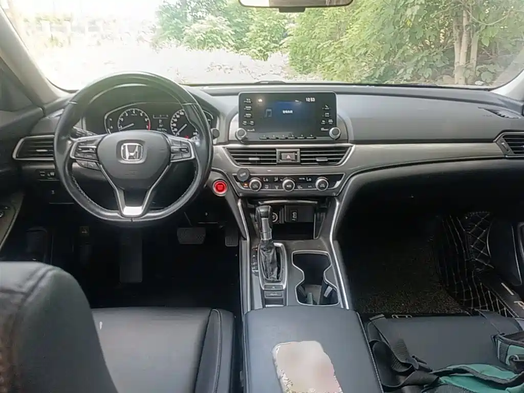 Honda Accord 2020 — фото 10